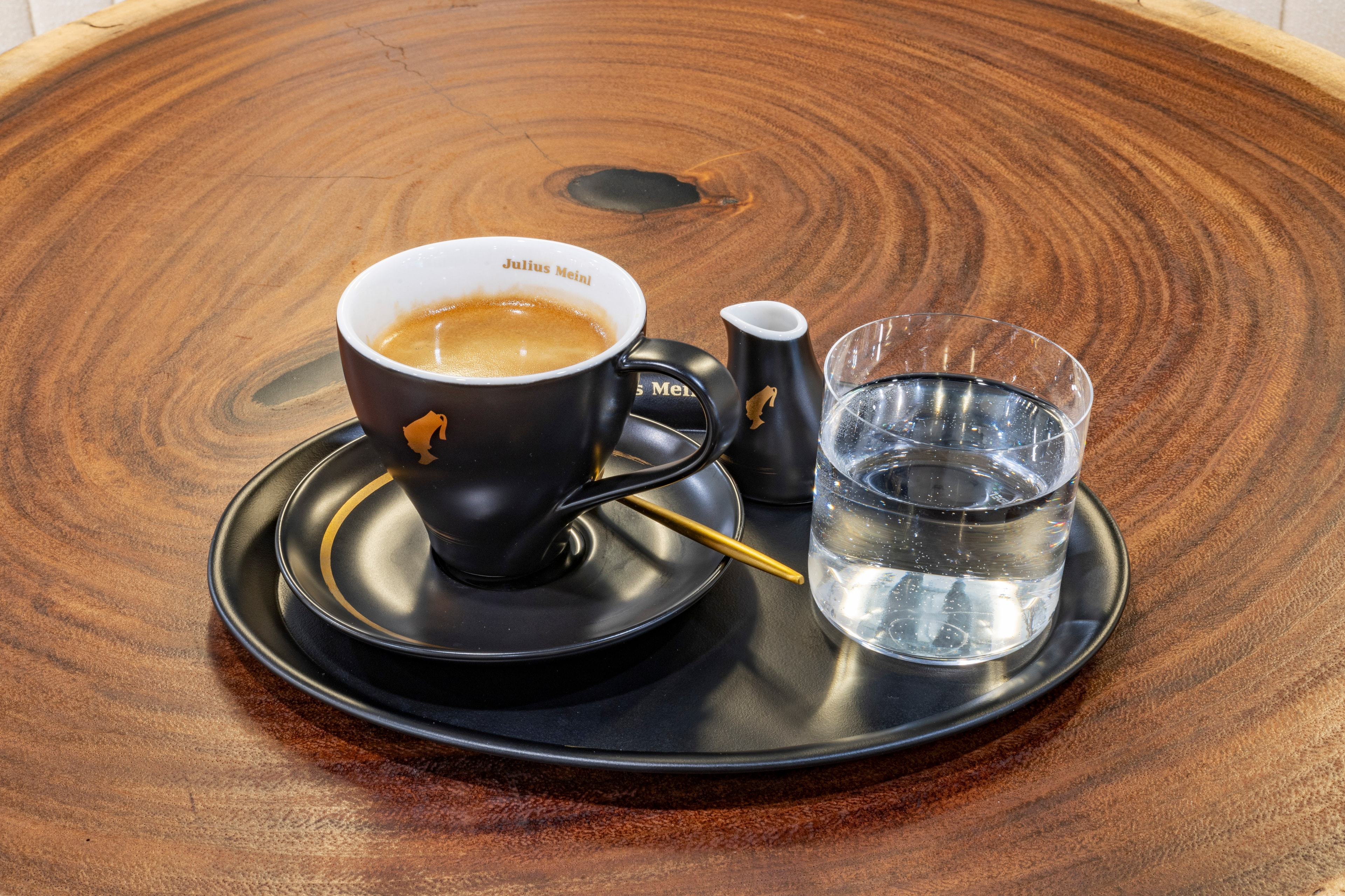 Our Lungo set-up with Julius Meinl 1862 back-gold cups
